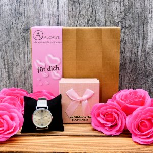 Geschenkset, rosa Seifenrosen mit einer silbernen Uhr