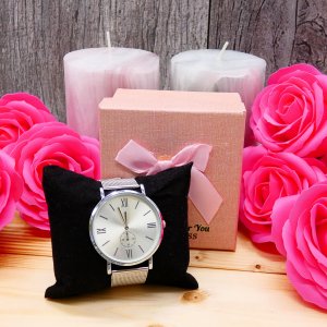 Geschenkset, rosa Seifenrosen mit einer silbernen Uhr