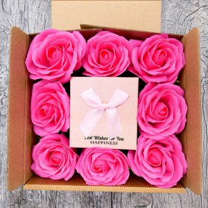 Geschenkset, rosa Seifenrosen mit einer silbernen Uhr