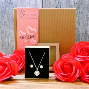 Geschenkset, rote Seifenrose mit eleganter Kette mit...