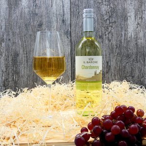 Chardonnay in Tasche mit Aufschrift "It`s Wine...