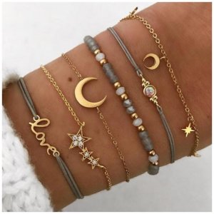 Geschenkbox 6in1 mit einem Satz goldener Armbänder...